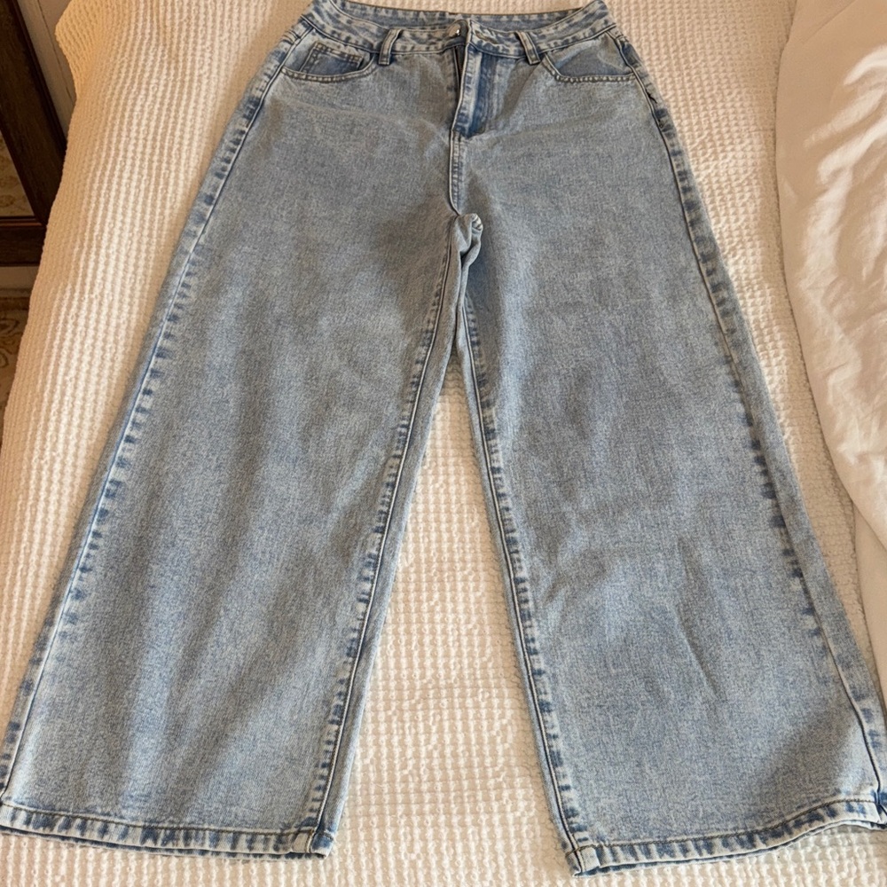 Stylish Light Blue Wide-Leg Jeans